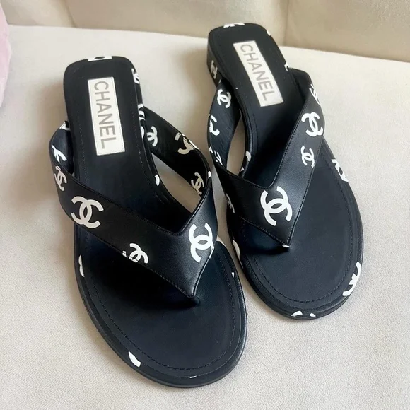 Chanel Leather CC Sandals size 37,5 fit size 7-7.5 US - Picture 3 of 12